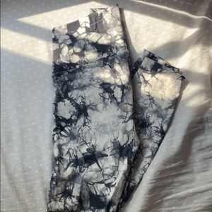 Marble Effect, cropped Lululemon leggings